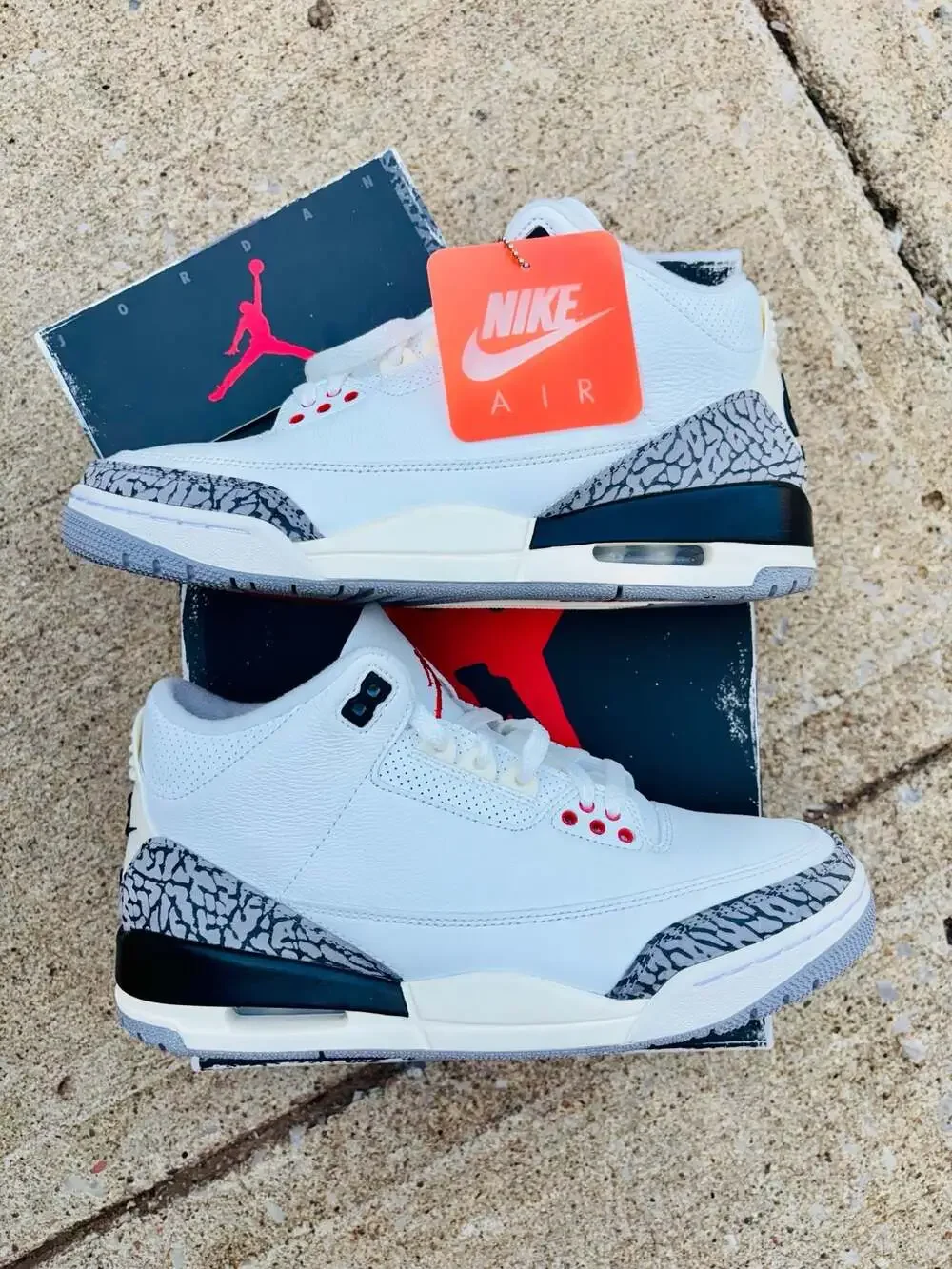 Air Jordan 3 Retro 'White Cement Reimagined' (DN3707-100). 8.5 men’s
